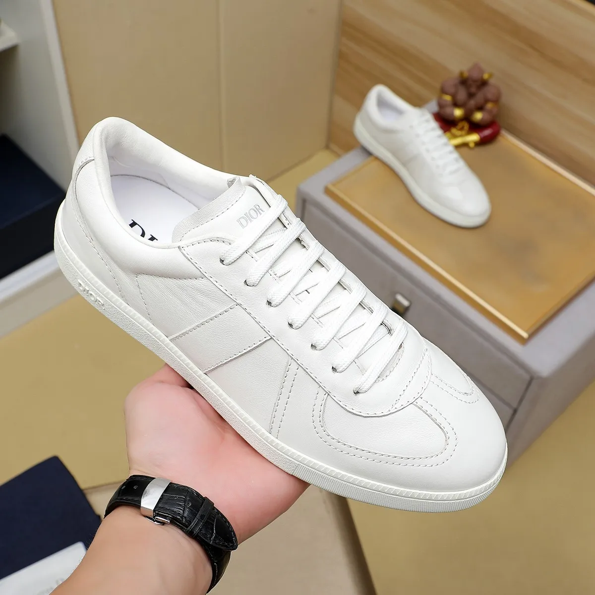 Men's clothing and shoes 💰540 💰🔥[Dior] High-end top-notch 🔝 purchasing agent 🔍🔍The latest 🇺🇸 counters are on sale simultaneously, original Italian calfskin (high-end, extravagance, and grade) with exquisite workmanship (cowhide Inner lining) Sole: Original sole provided by the original factory ⚠️Outsole. Comfortable, wear-resistant, non-slip, real-life photo🎬The real thing is more beautiful🔍Color: 4 colors available💕💕Number of yards: 39-44...
